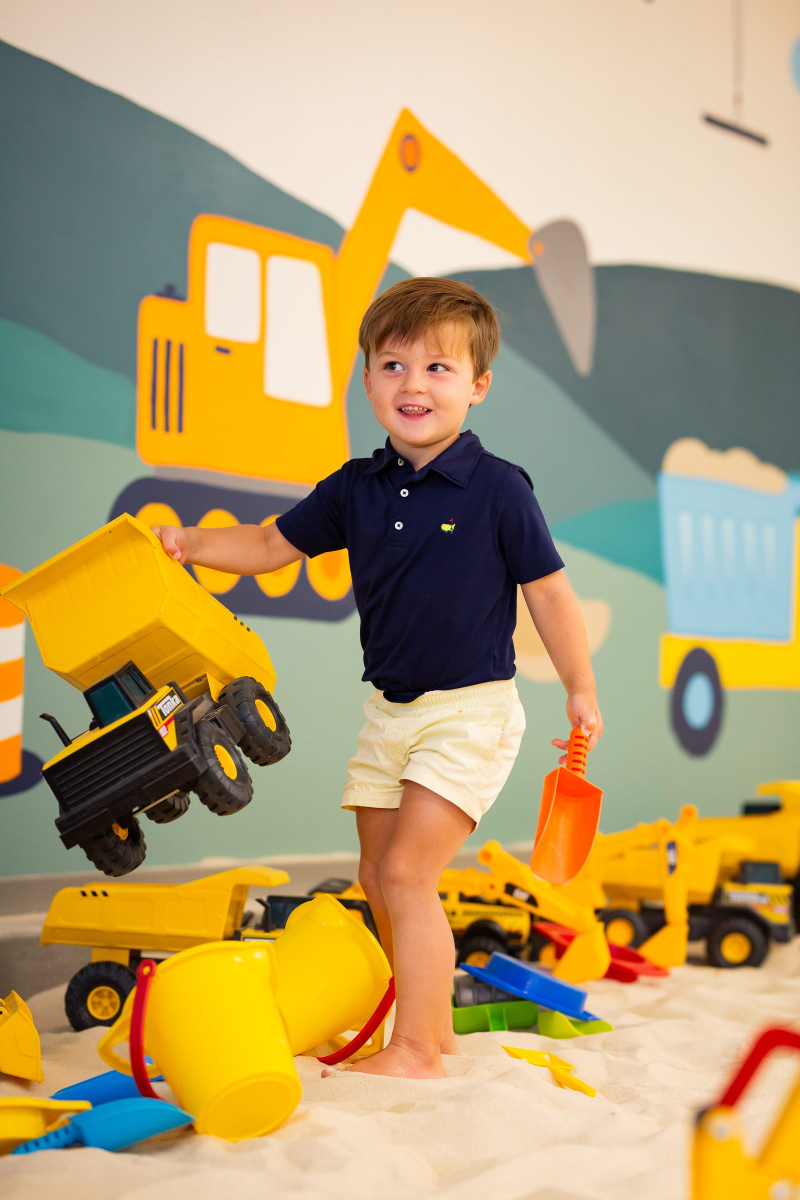 Kids Dig sand conveyor in the sandbox
